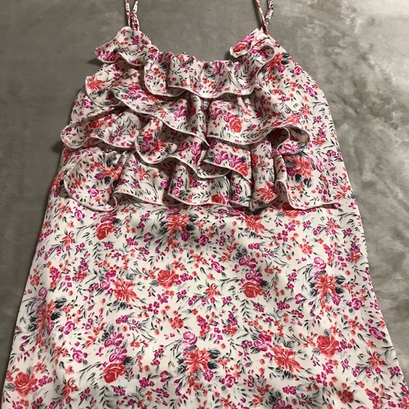 Queen Esther Floral Print Tank Top Cami Blouse
Size Small 4 - 6
100% Polyester - Picture 9 of 13